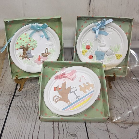 Mouse Rabbit Chicken Chalk Ware Wall Plaque Set Of 3 Ornament Round Oval Hanging - Picture 1 of 13